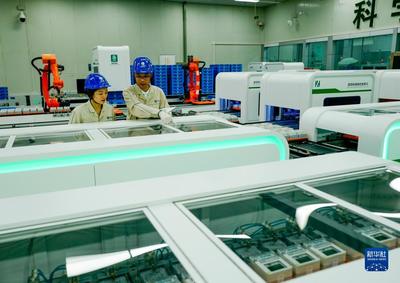 新華全媒+丨計(jì)量專家肖冀:我愿扎根一線 做個(gè)新時(shí)代的工匠